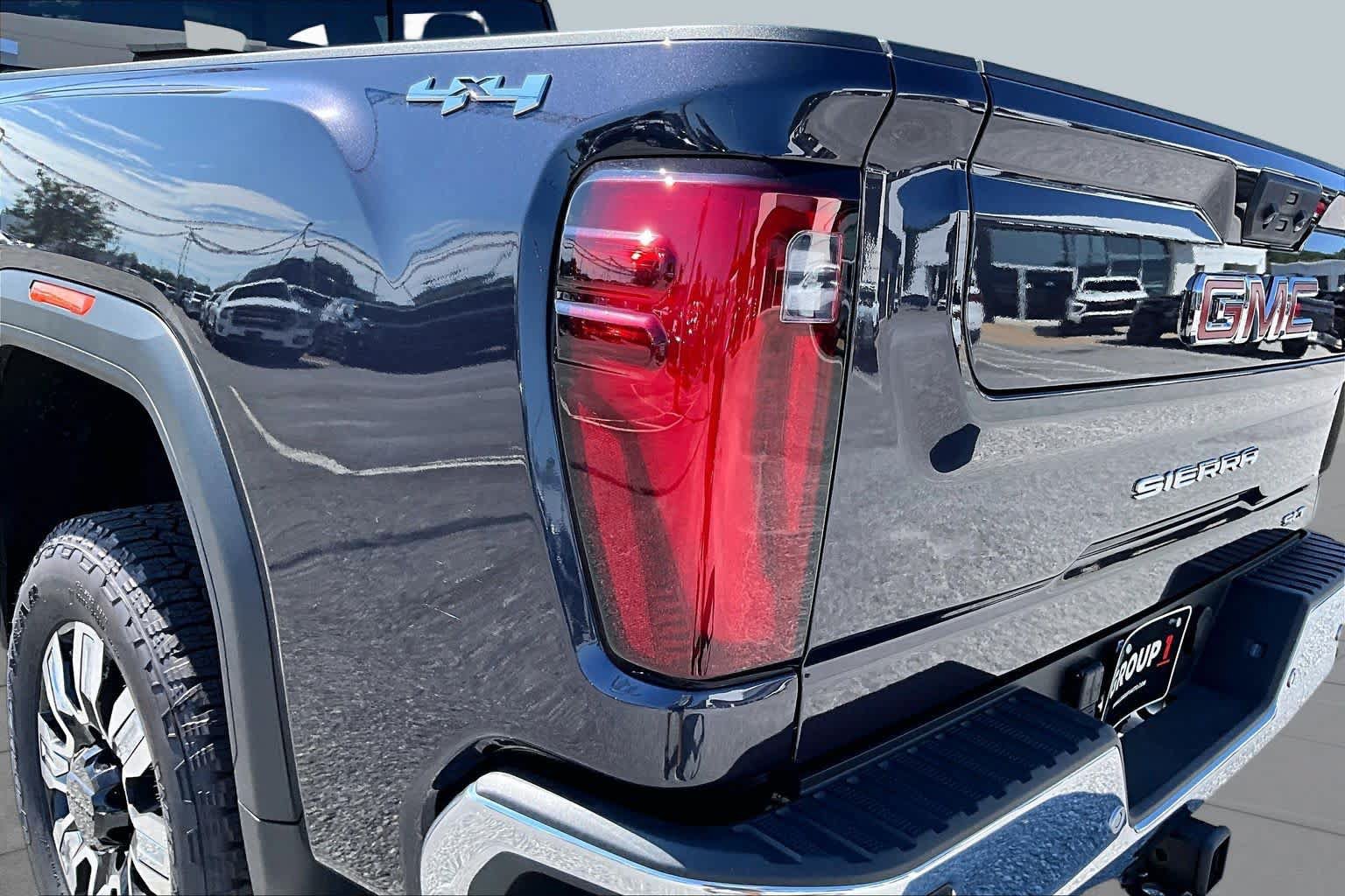 New 2025 GMC Sierra 3500 SLT w/ SLT Premium Package AWD/4WD image 14