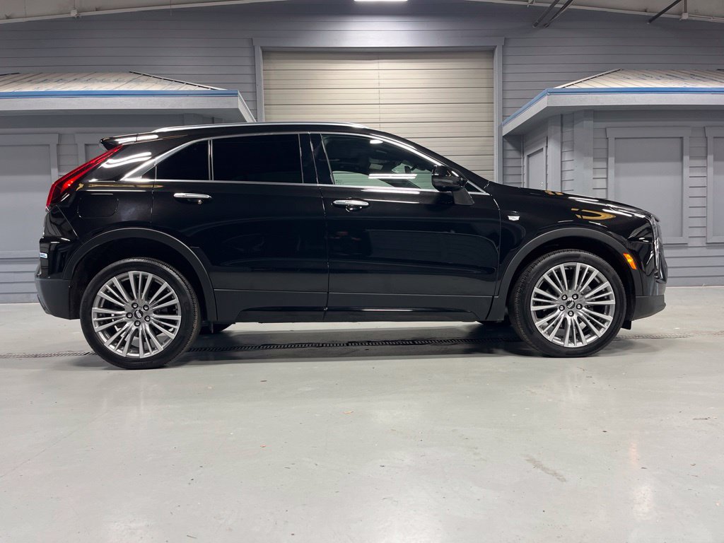 Used 2024 Cadillac XT4 Premium Luxury w/ Active Safety Package AWD/4WD image 8
