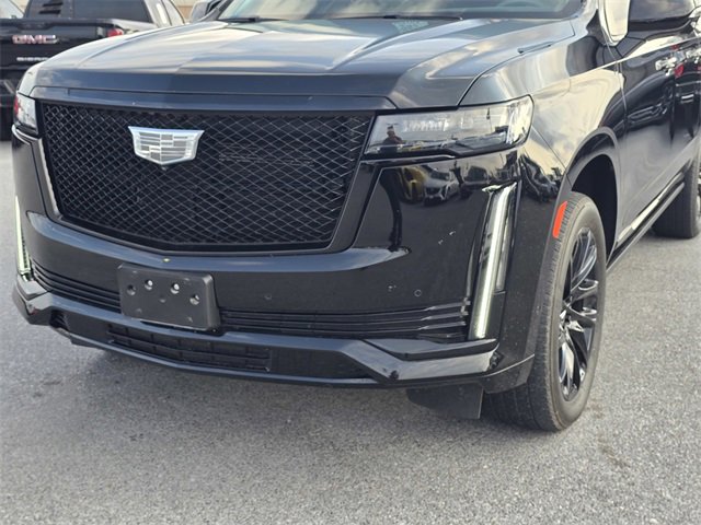 Used 2024 Cadillac Escalade ESV Sport Platinum w/ LPO, ONYX Package image 10