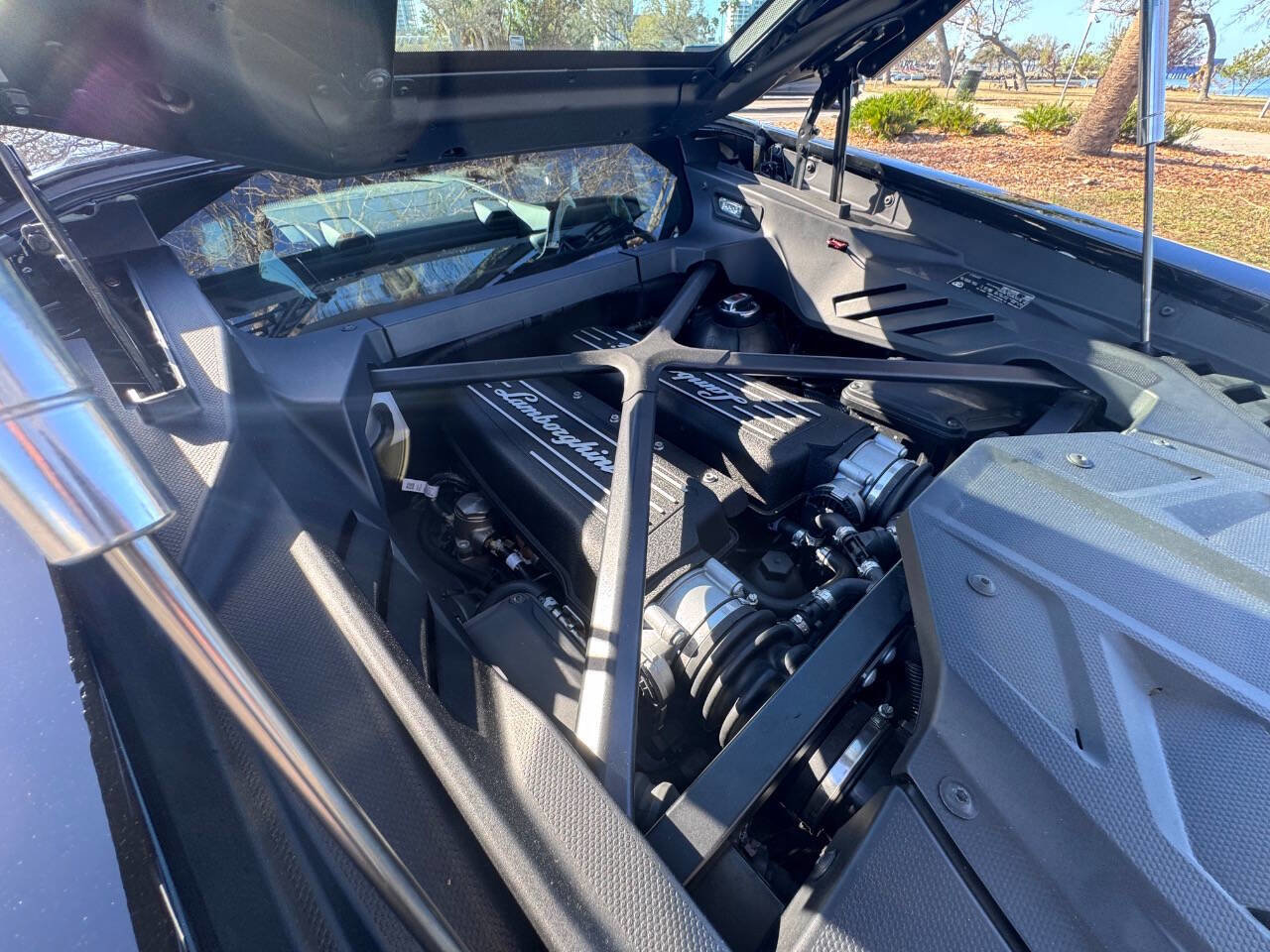 Used 2022 Lamborghini Huracan EVO image 58