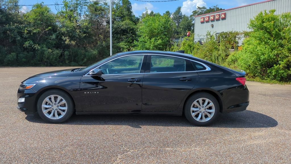 Used 2024 Chevrolet Malibu LT image 2