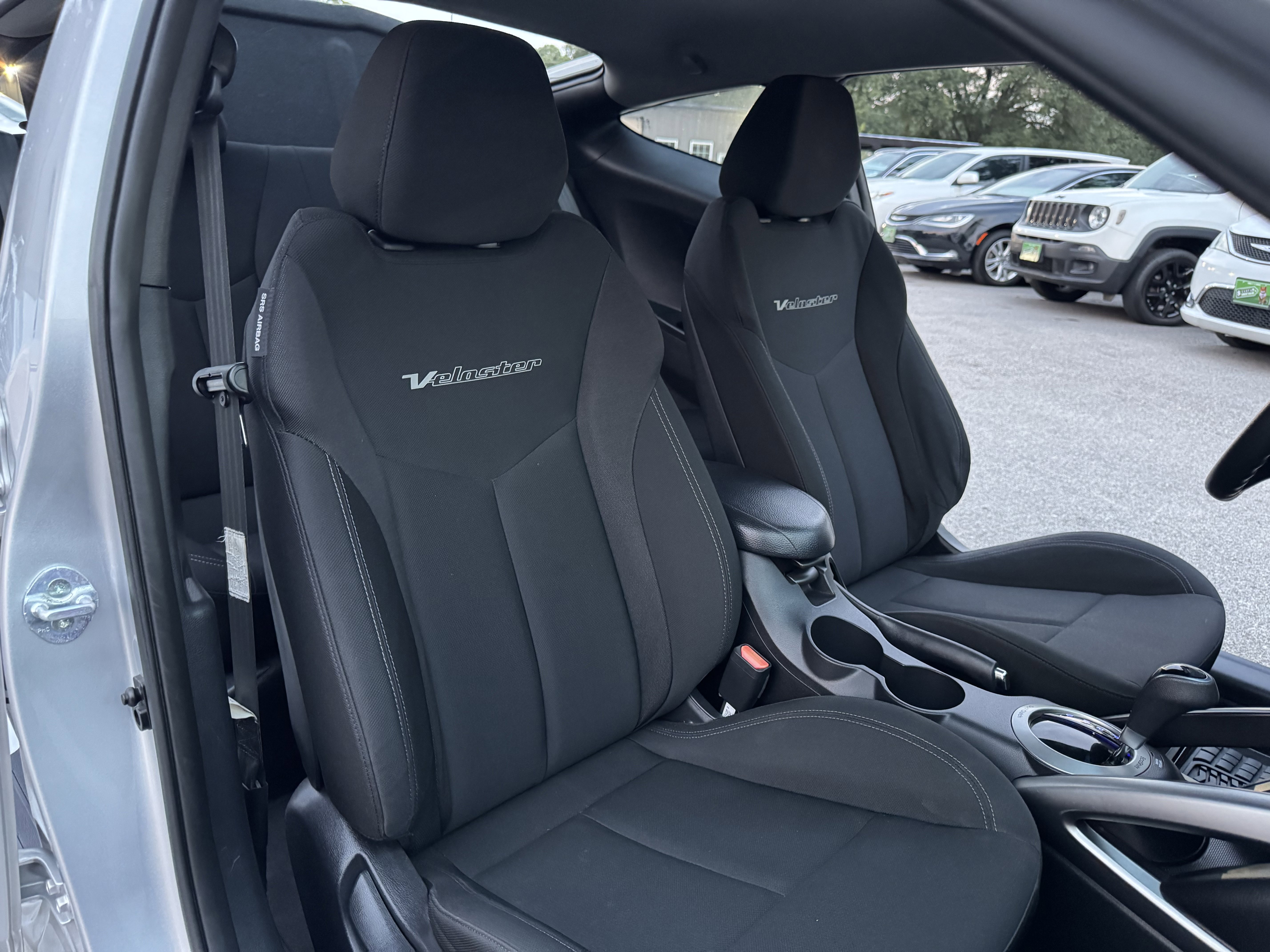 Used 2014 Hyundai Veloster image 21