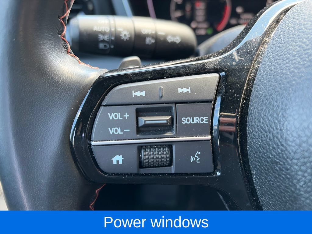 Used 2025 Honda Pilot Sport image 14