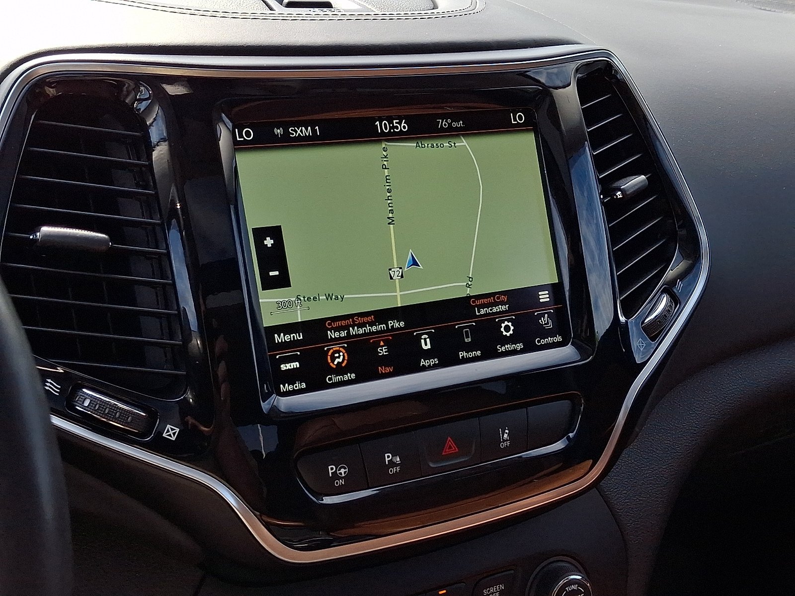 Used 2019 Jeep Cherokee Overland w/ Technology Group AWD/4WD image 20