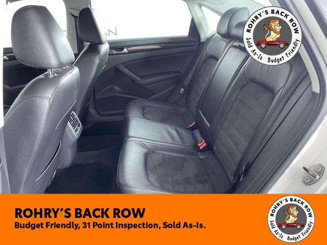 Used 2015 Volkswagen Passat TDI SEL Premium image 20