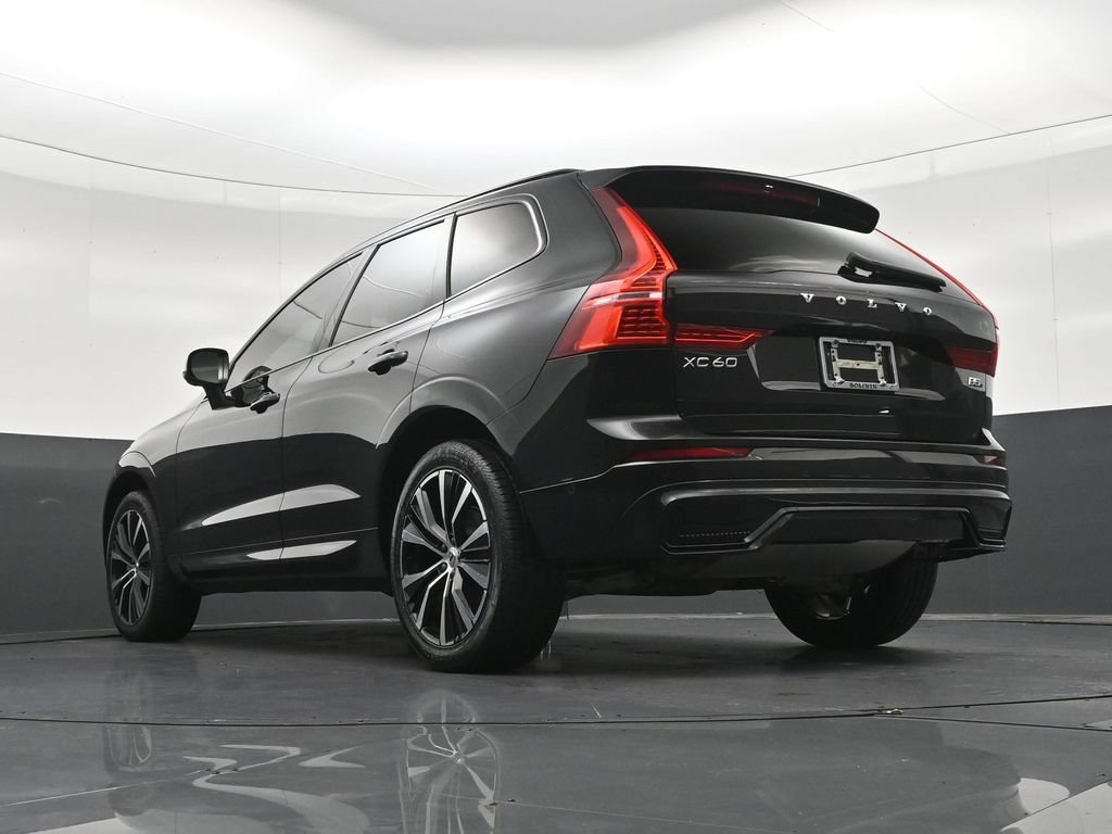 Certified 2024 Volvo XC60 B5 Plus AWD/4WD image 25
