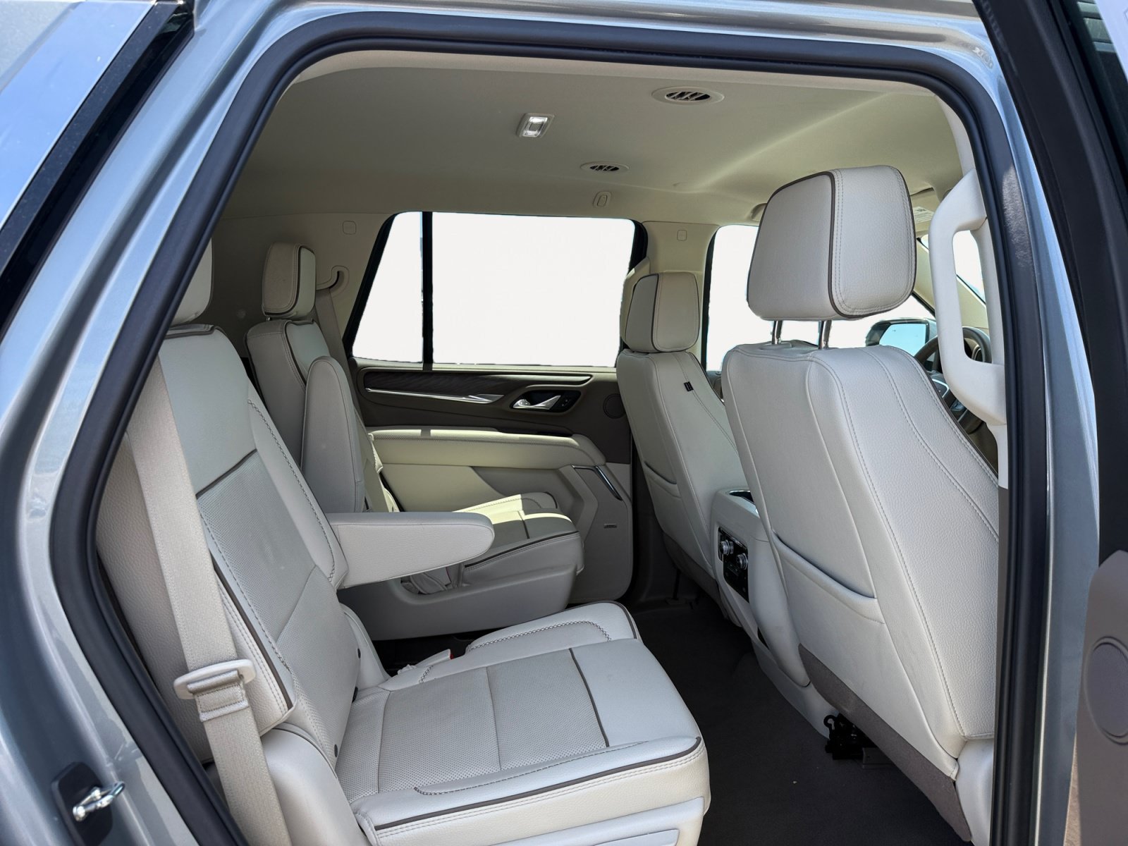 Used 2023 GMC Yukon Denali AWD/4WD image 18