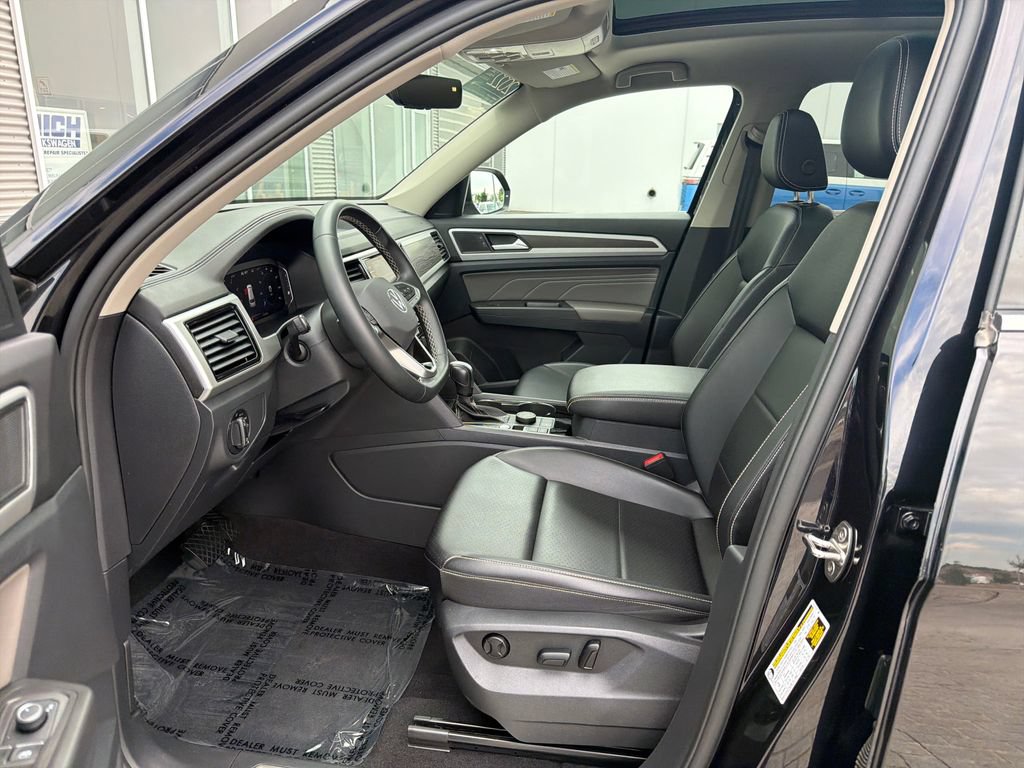 Certified 2022 Volkswagen Atlas SE w/ Panoramic Sunroof Package AWD/4WD image 11
