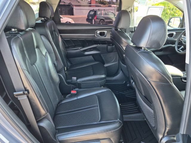 Used 2023 Kia Sorento SX AWD/4WD image 7