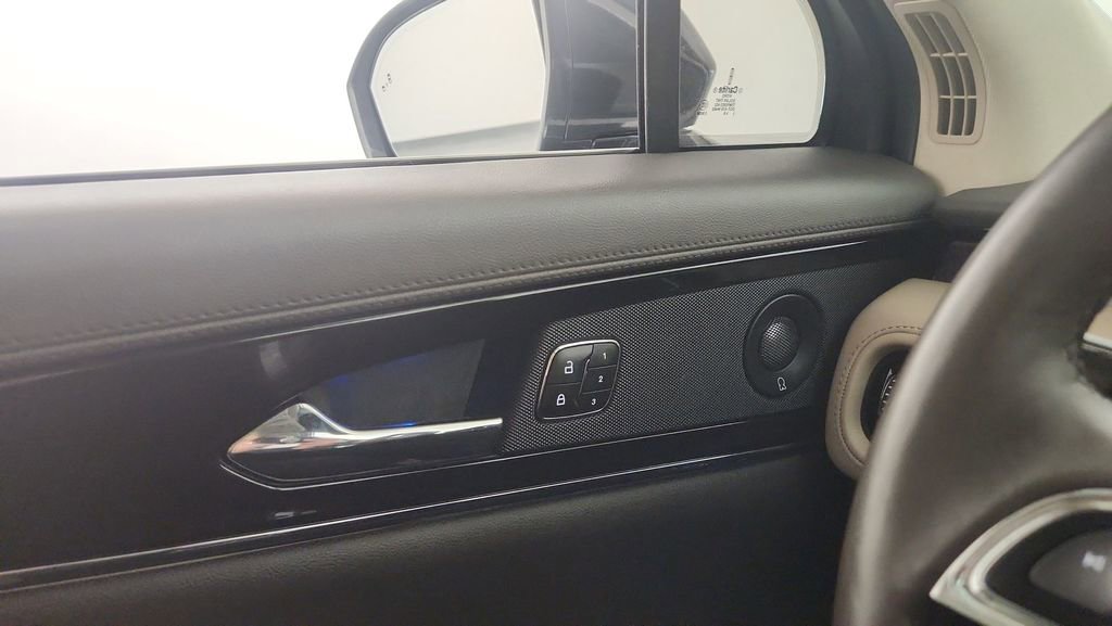 Used 2023 Lincoln Nautilus Reserve w/ Equipment Group 201A image 24