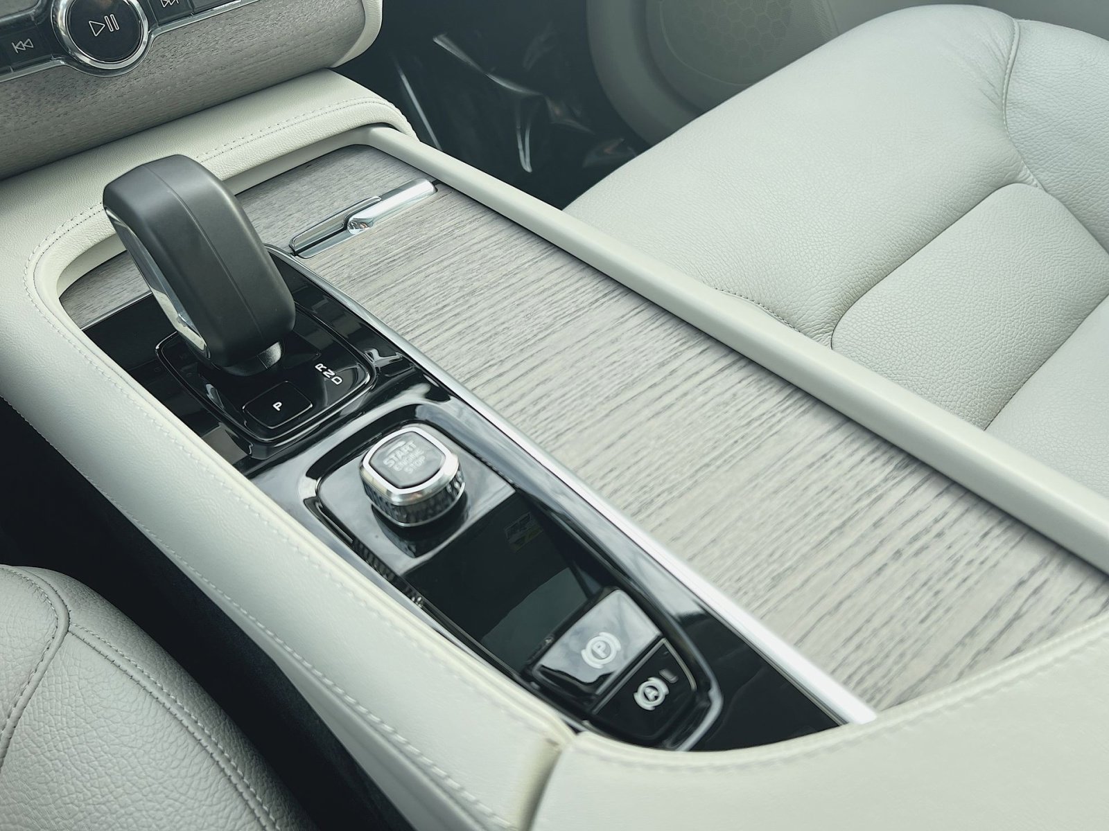 Certified 2023 Volvo XC90 B6 Plus w/ Protection Package Premier image 22