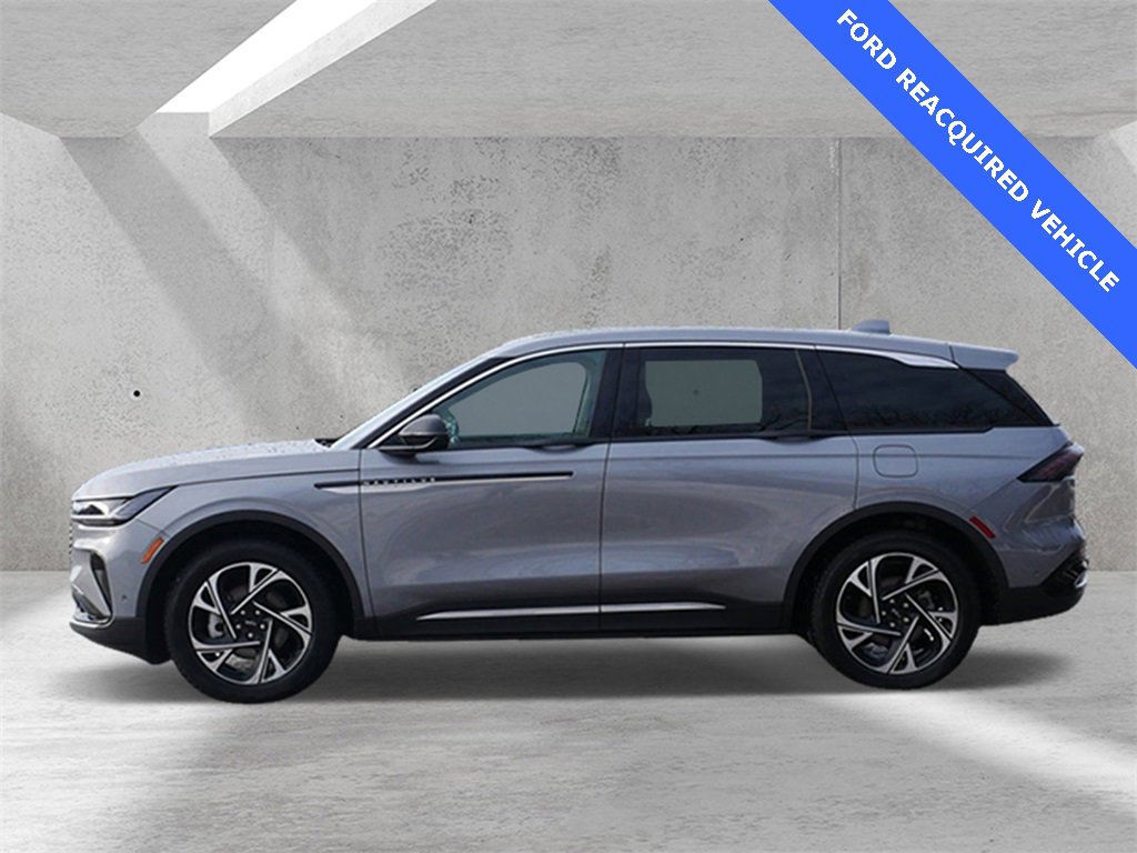 Used 2024 Lincoln Nautilus Premier w/ Equipment Group 102A image 4