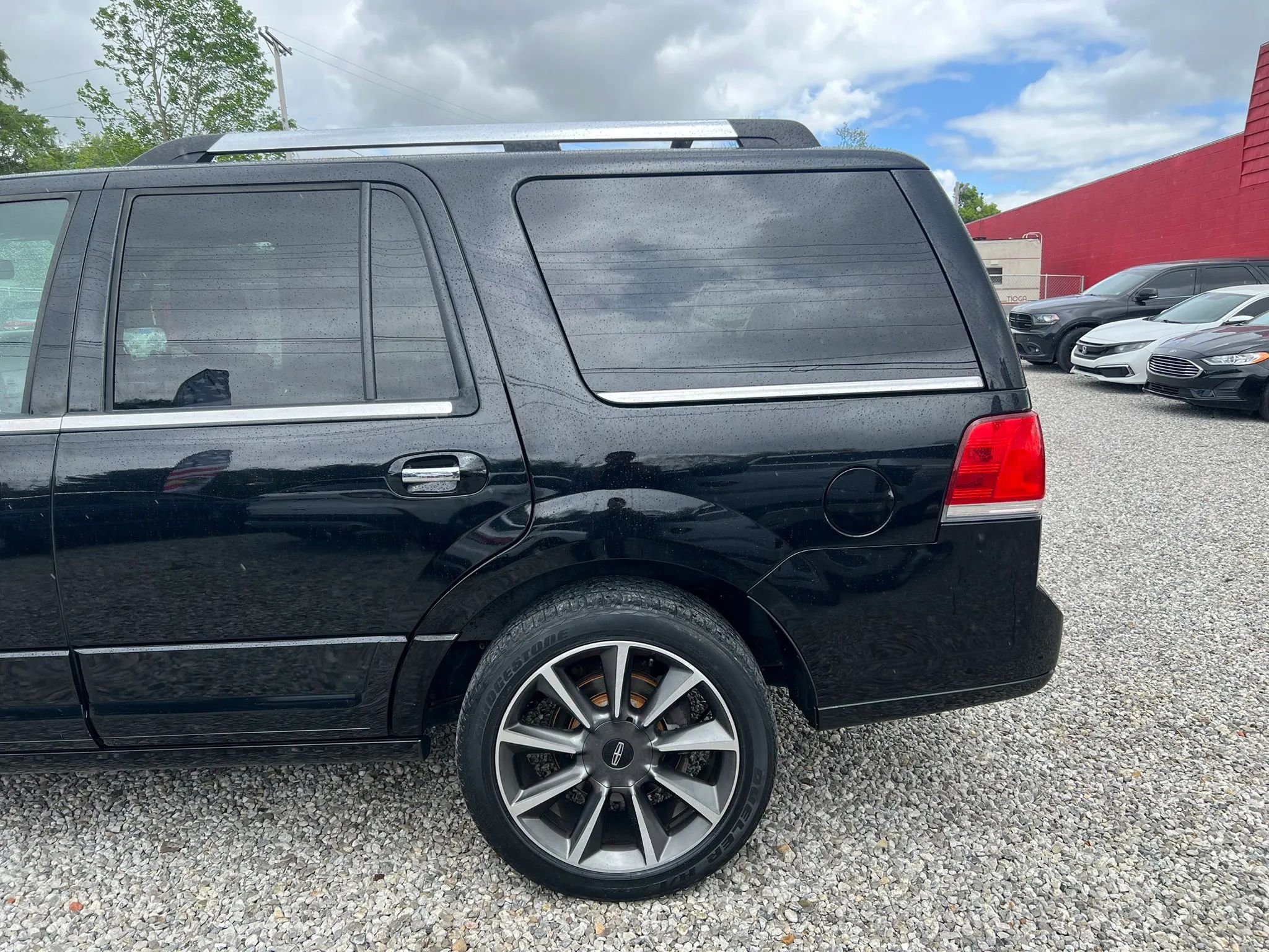 Used 2016 Lincoln Navigator Reserve AWD/4WD image 5
