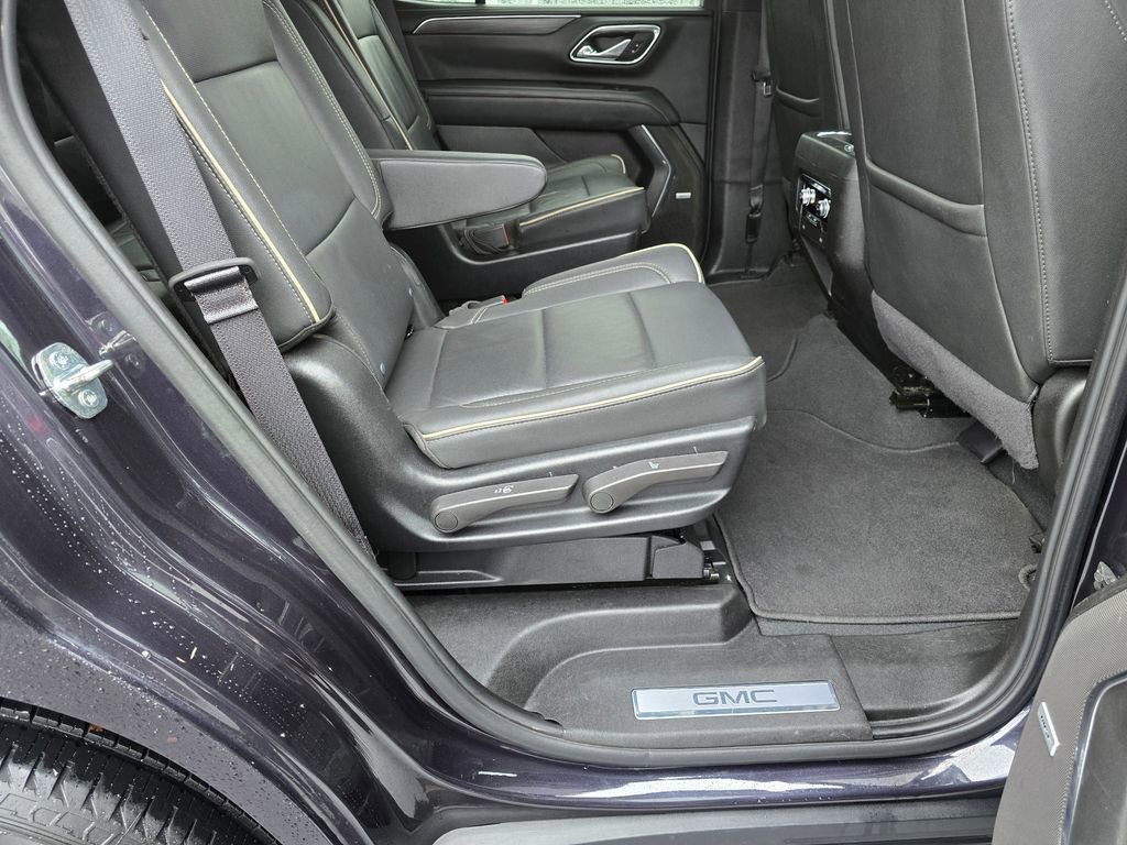 Used 2024 GMC Yukon SLT image 14