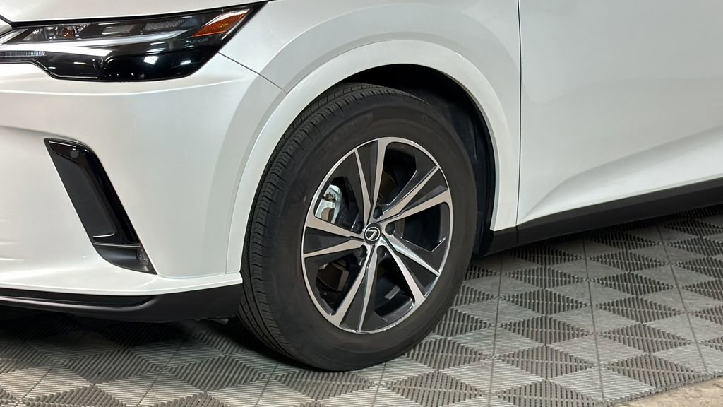 Used 2023 Lexus RX 350 Premium w/ Accessory Package AWD/4WD image 4