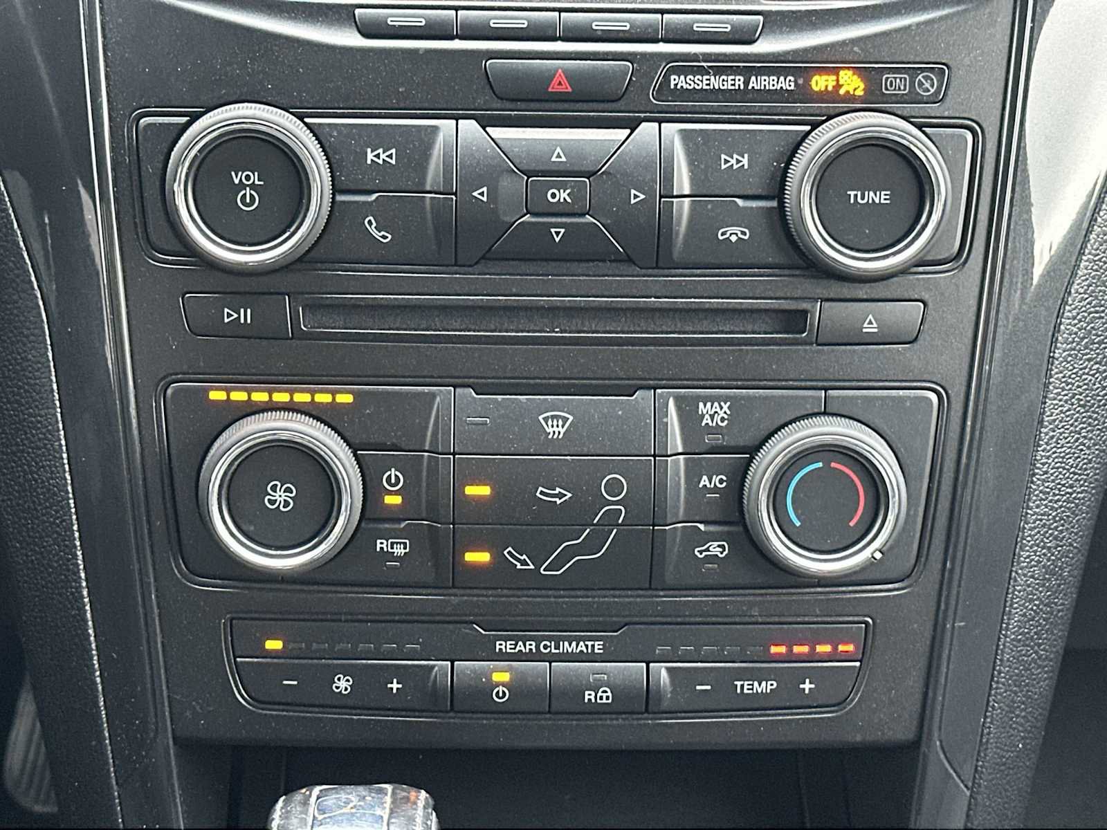 Used 2016 Ford Explorer XLT image 16