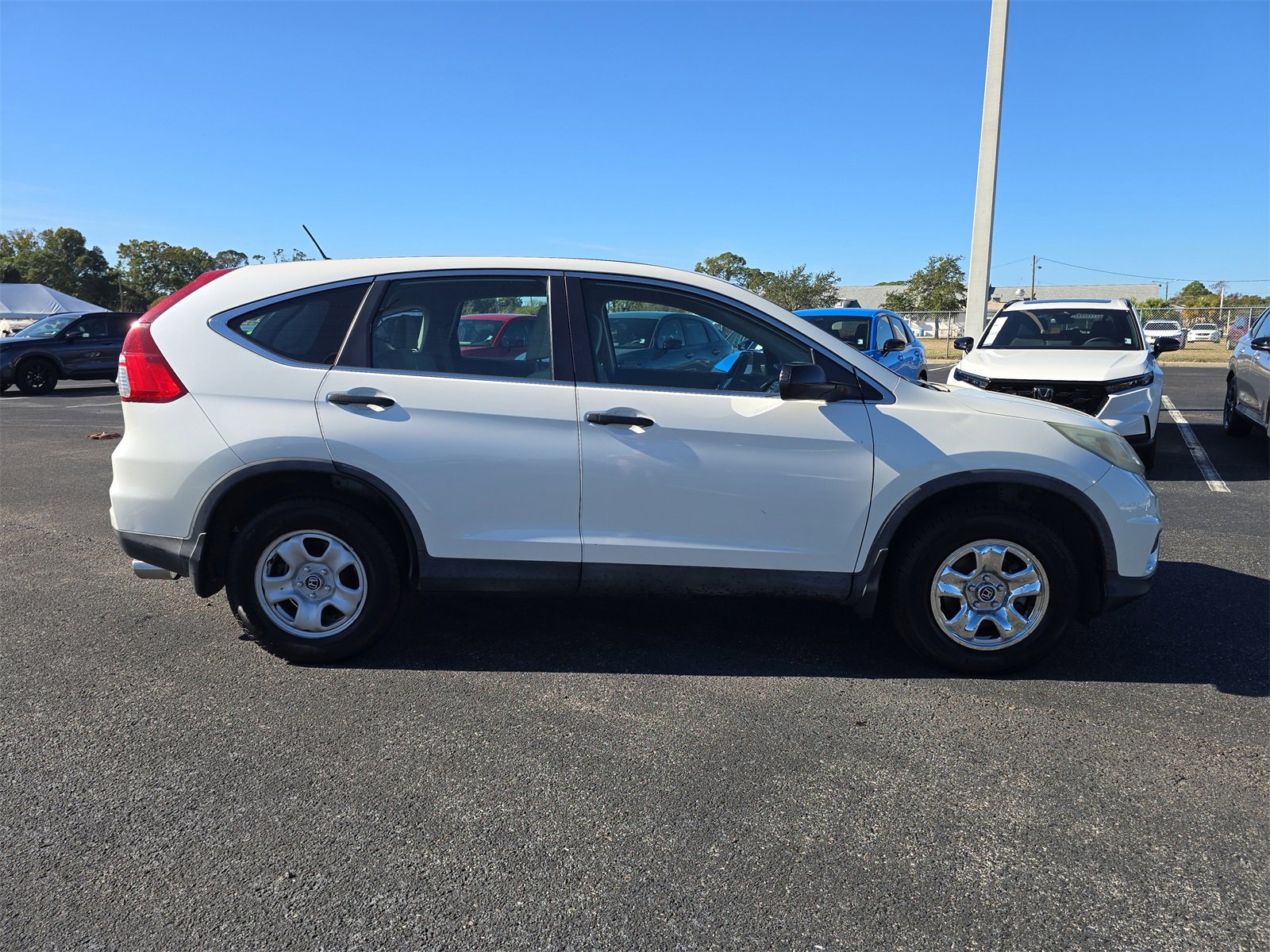 Used 2016 Honda CR-V LX image 3