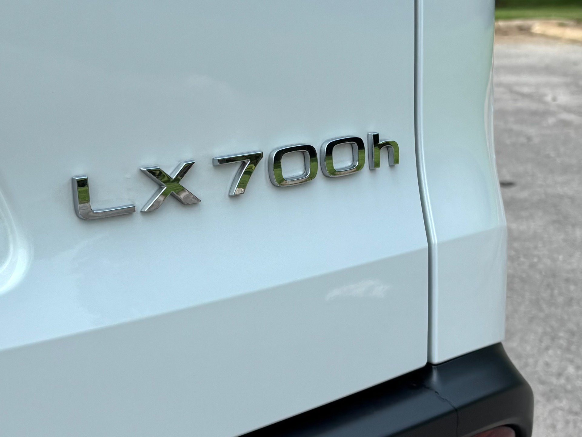 Used 2025 Lexus LX 700h Luxury w/ Appearance Package AWD/4WD image 65