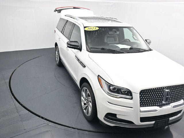 Used 2023 Lincoln Navigator Reserve AWD/4WD image 25