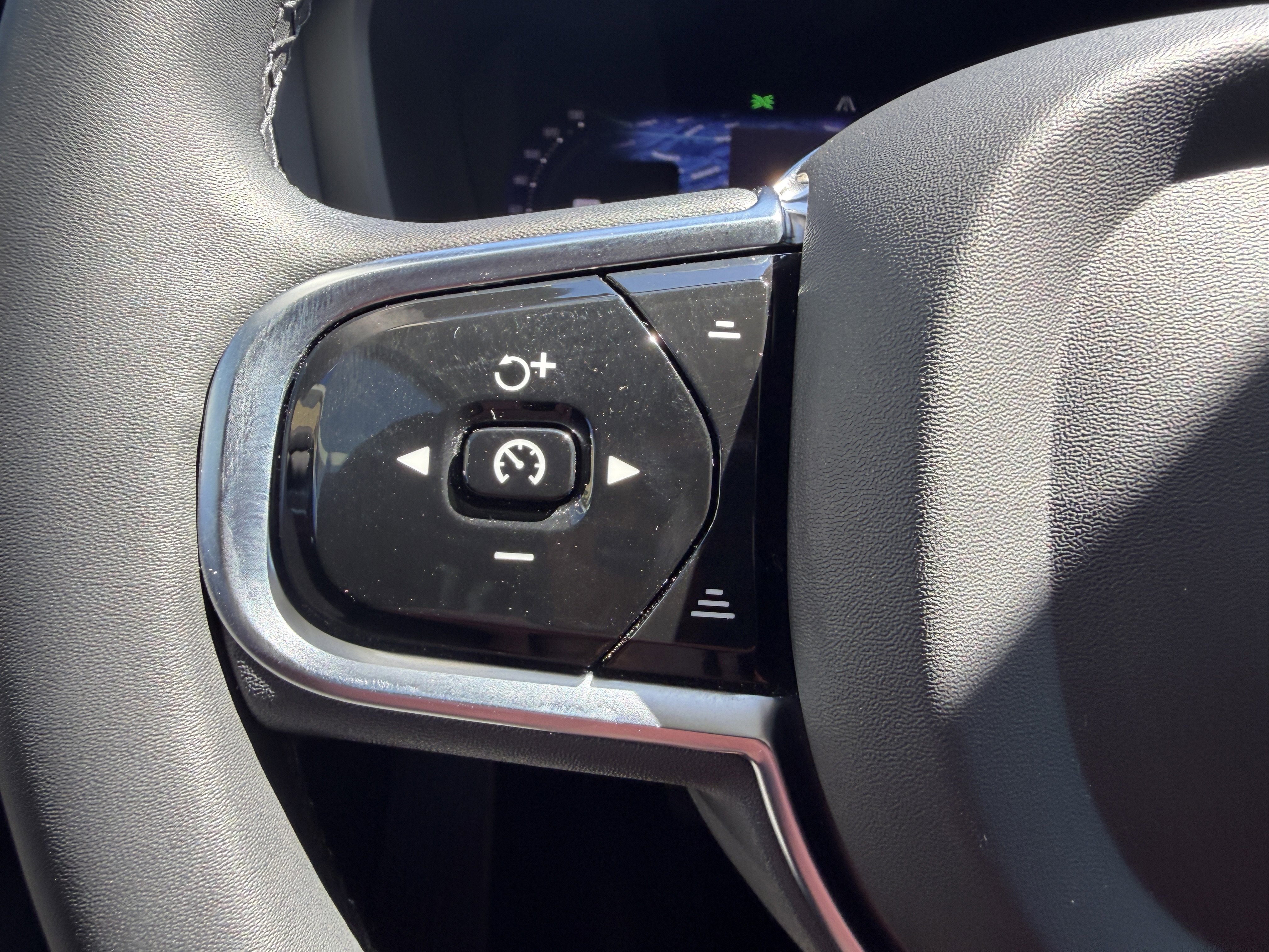 Certified 2023 Volvo S60 B5 Plus FWD image 28