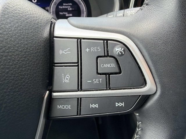 Used 2025 Toyota Highlander XSE AWD/4WD image 26