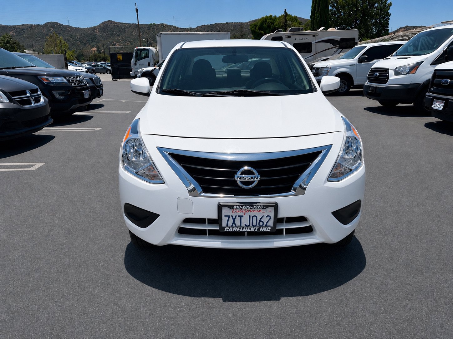 Used 2017 Nissan Versa SV FWD image 2