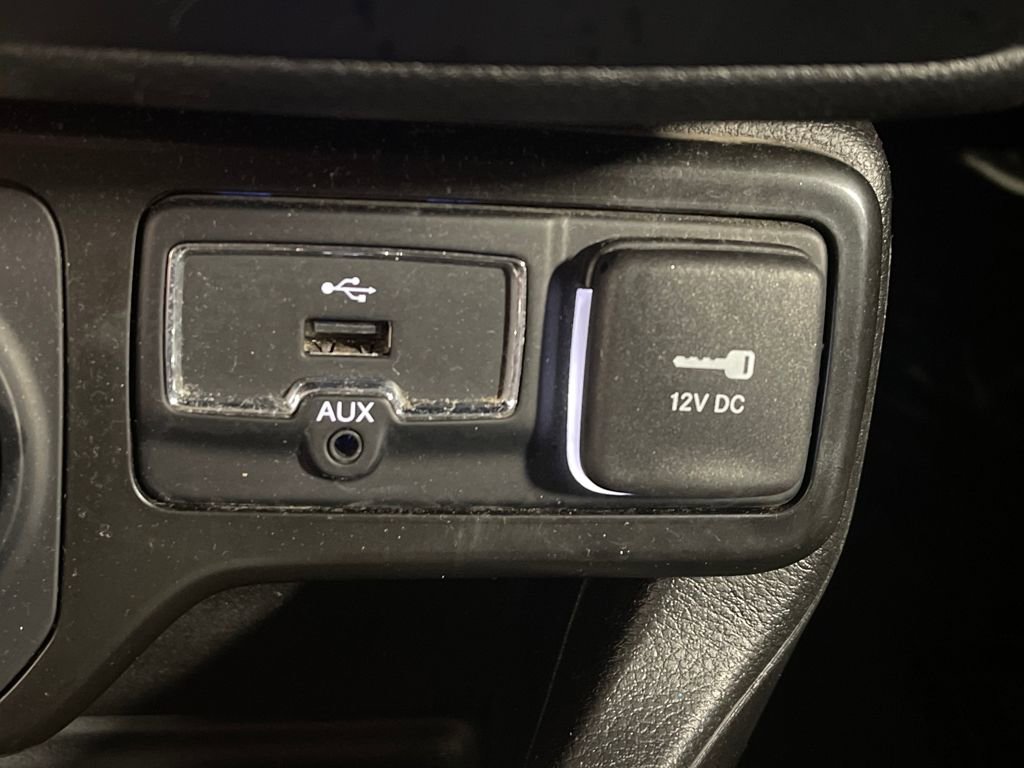 Used 2023 Jeep Renegade Latitude image 23