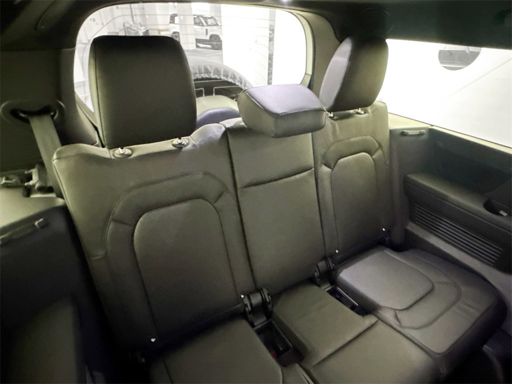 New 2026 Land Rover Defender 130 X-Dynamic SE image 26