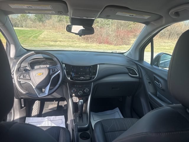 Used 2020 Chevrolet Trax LT w/ LT Convenience Package AWD/4WD image 19