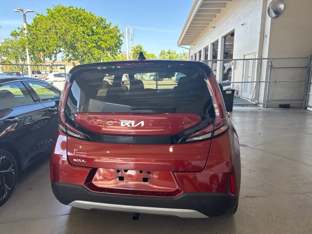 Certified 2023 Kia Soul LX FWD image 6