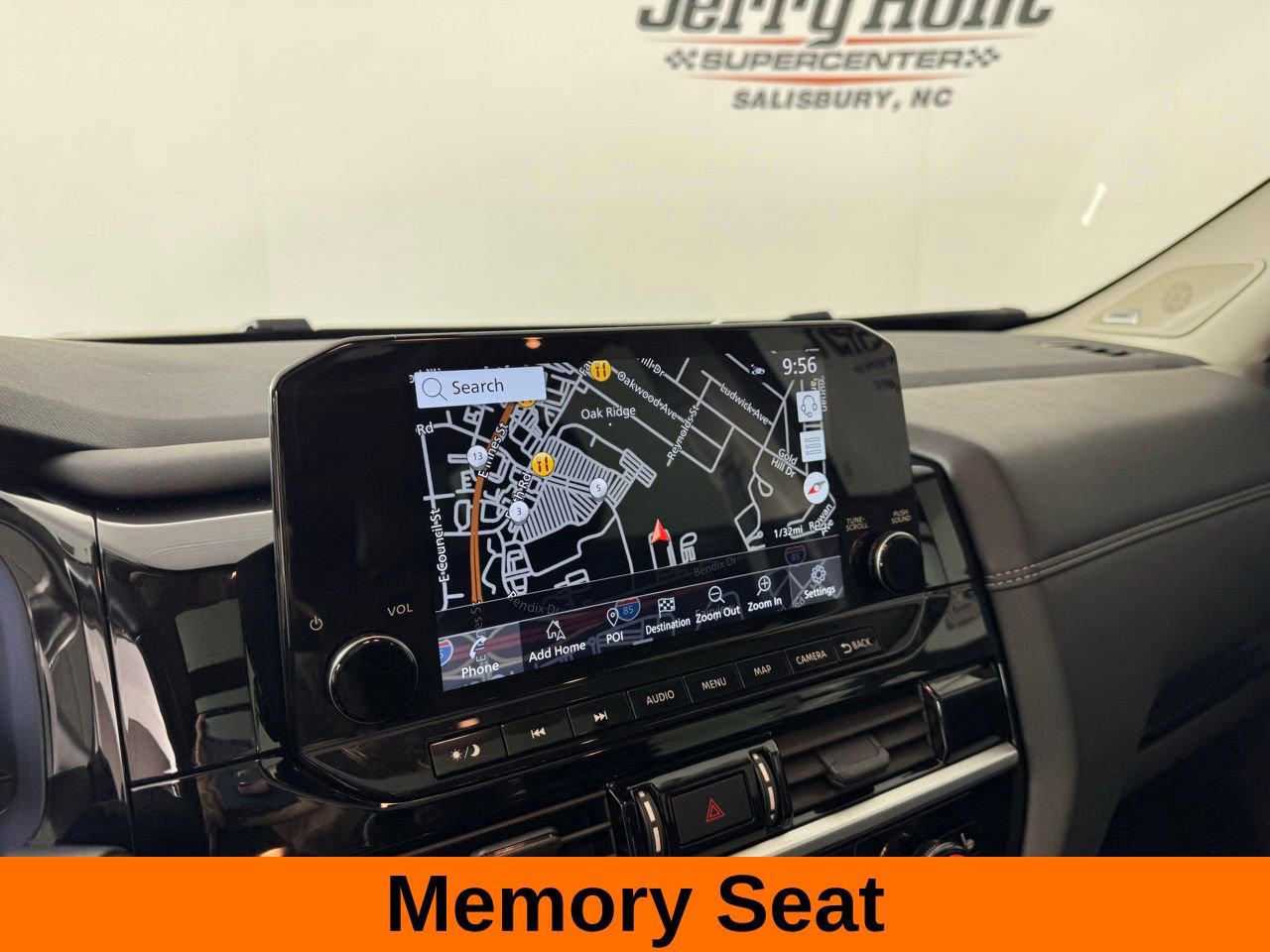 Used 2024 Nissan Pathfinder Platinum image 19