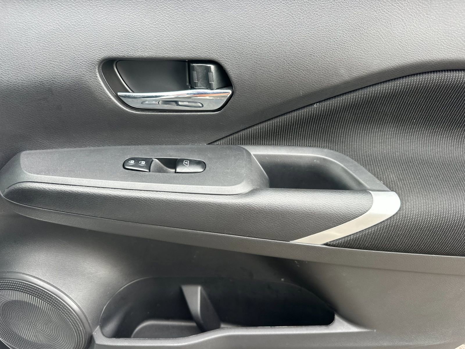 Used 2022 Nissan Kicks SV FWD image 17