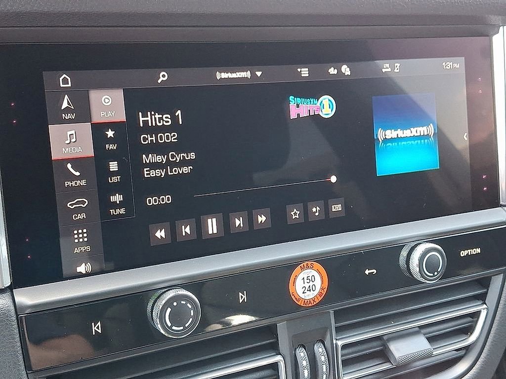 Used 2025 Porsche Macan image 21