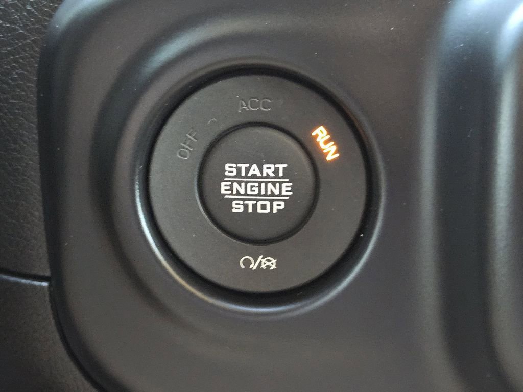 Used 2018 Jeep Wrangler Unlimited Sahara AWD/4WD image 22