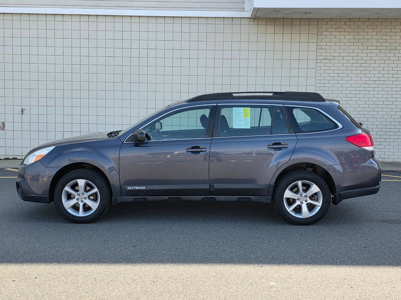 Used 2014 Subaru Outback 2.5i w/ Alloy Wheel Package image 4