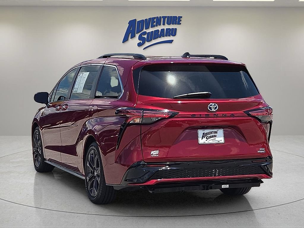 Used 2023 Toyota Sienna XSE FWD image 5