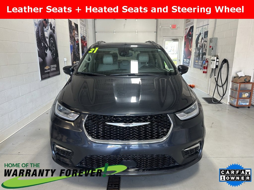 Used 2021 Chrysler Pacifica Touring-L image 2