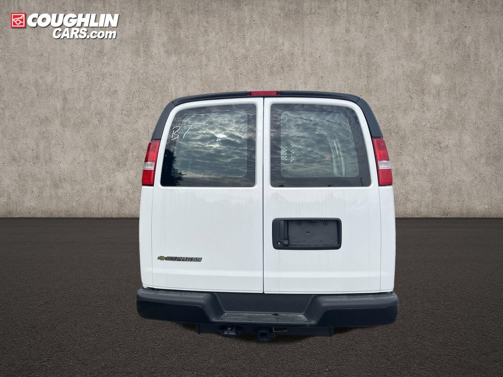 New 2026 Chevrolet Express 3500 w/ Driver Convenience Package RWD image 4