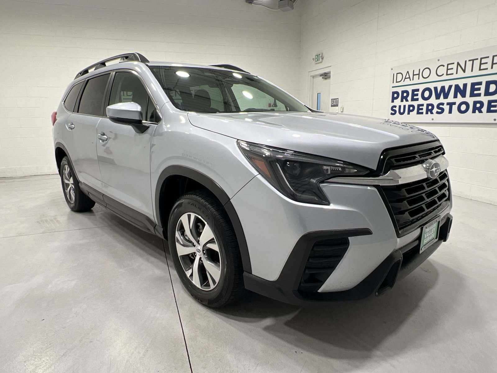 Used 2025 Subaru Ascent Premium AWD/4WD image 2