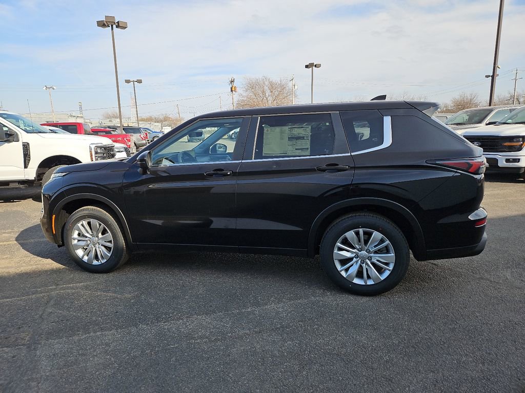 New 2026 Mitsubishi Outlander ES image 7