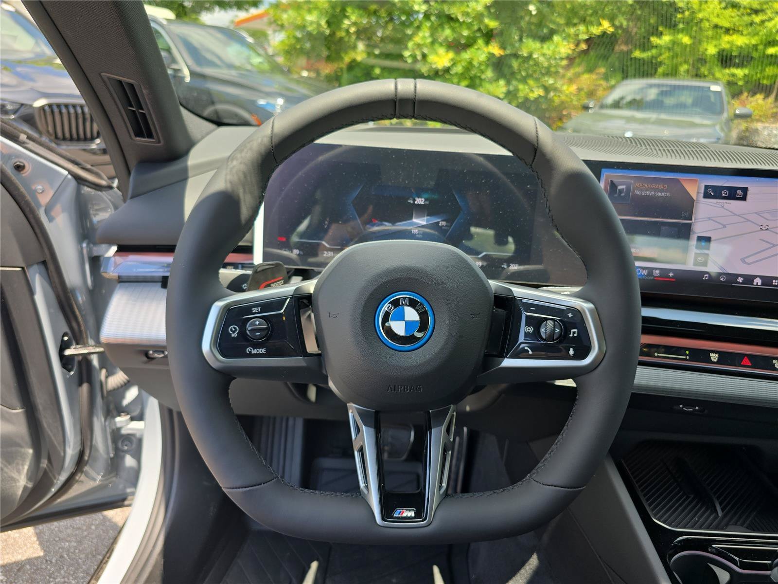 New 2027 BMW i5 xDrive40 w/ M Sport Package AWD/4WD image 28