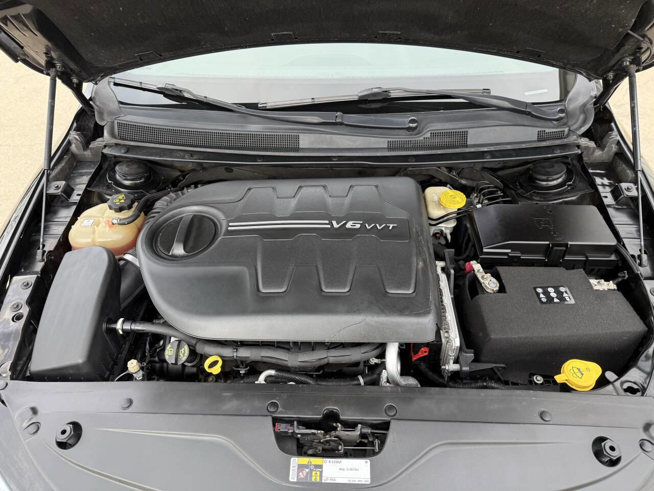 Used 2016 Chrysler 200 Limited Platinum w/ Comfort & Convenience Group image 9