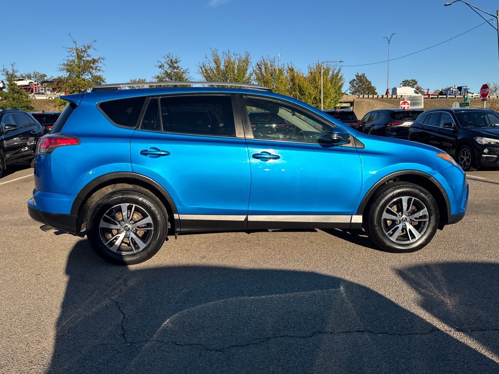 Used 2016 Toyota RAV4 XLE AWD/4WD image 10