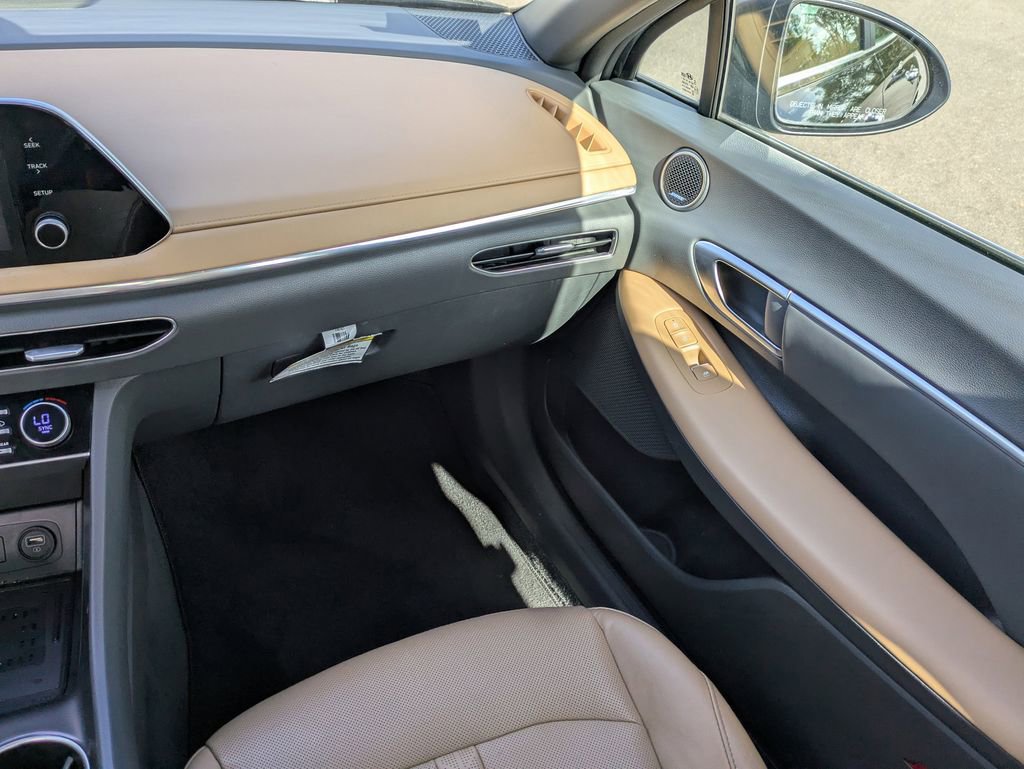 Used 2020 Hyundai Sonata SEL w/ Premium + Sunroof Package FWD image 15