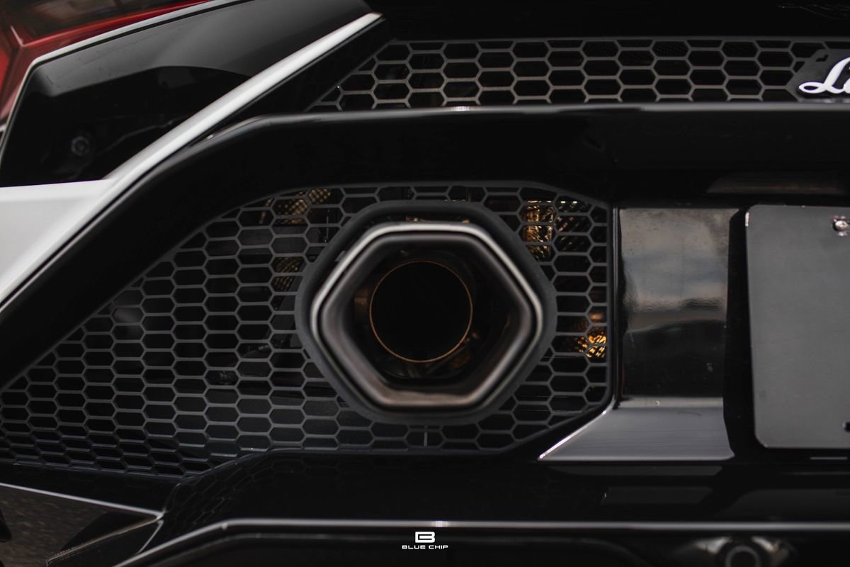 Used 2024 Lamborghini Huracan Tecnica image 32