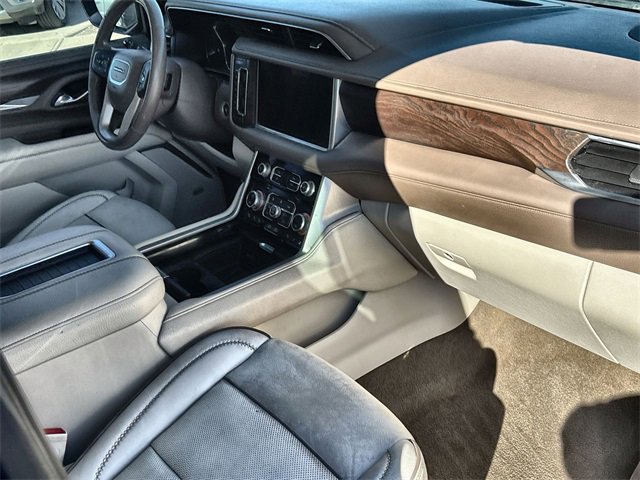 Used 2021 GMC Yukon Denali w/ Denali Premium Package image 24