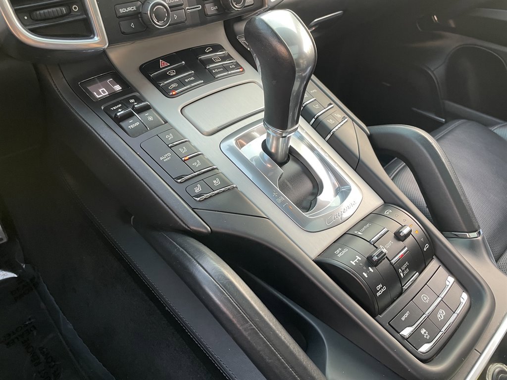 Used 2016 Porsche Cayenne GTS AWD/4WD image 30