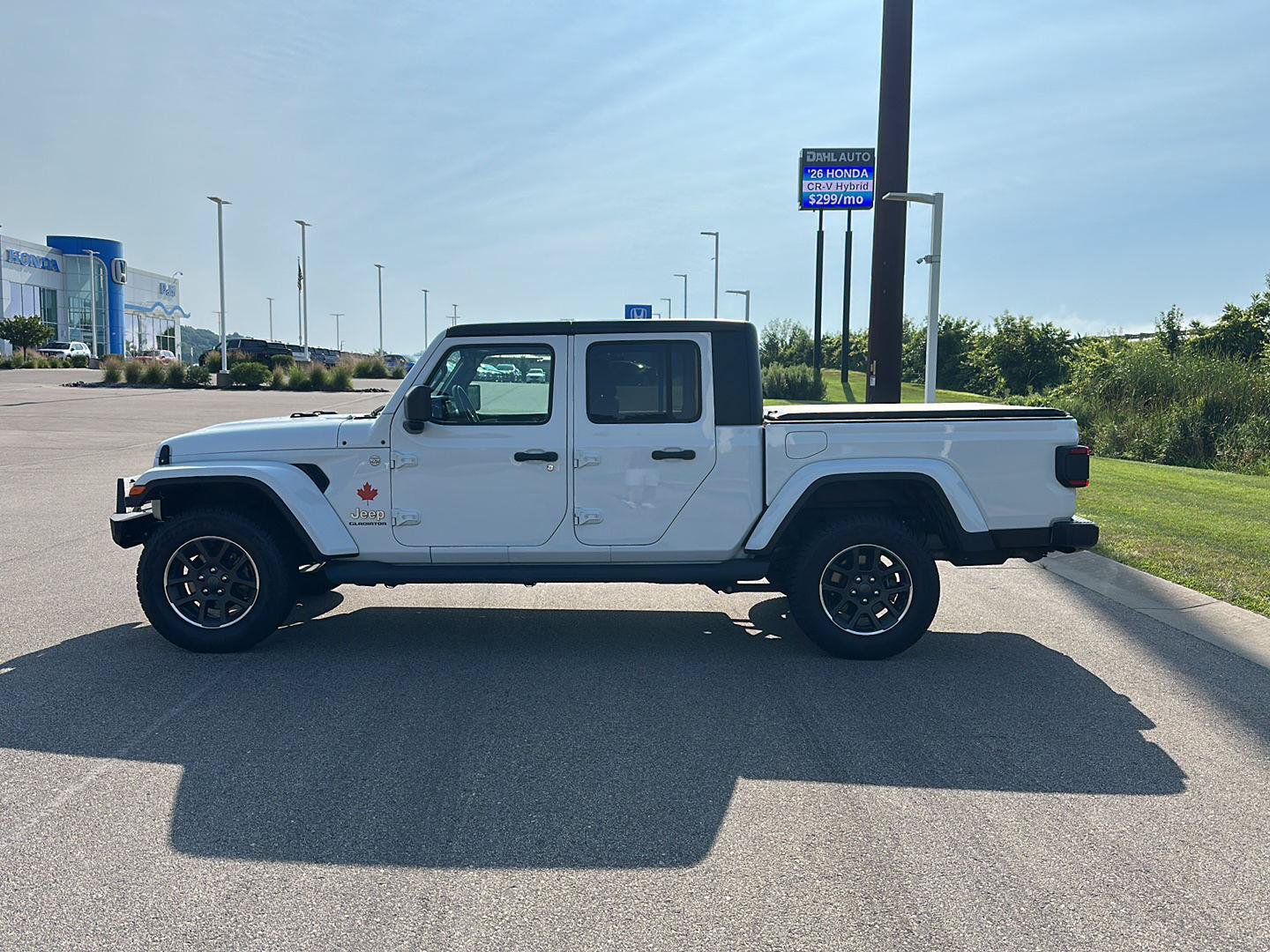 Used 2020 Jeep Gladiator Overland AWD/4WD image 6