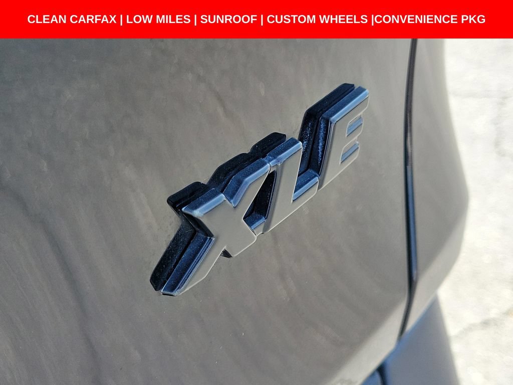 Used 2019 Toyota RAV4 XLE w/ Convenience Package FWD image 11
