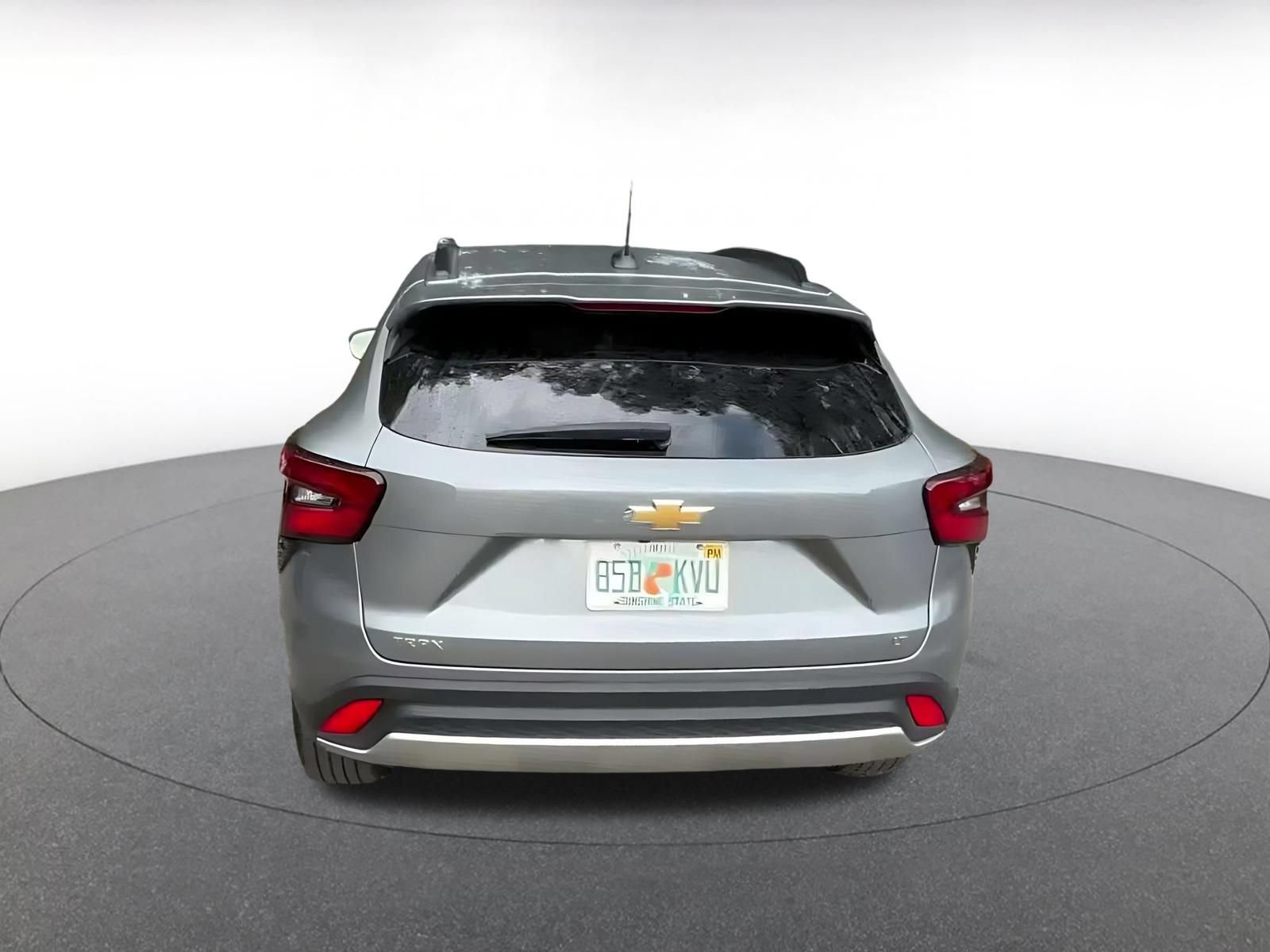 Used 2025 Chevrolet Trax LT w/ LT Convenience Package FWD image 10